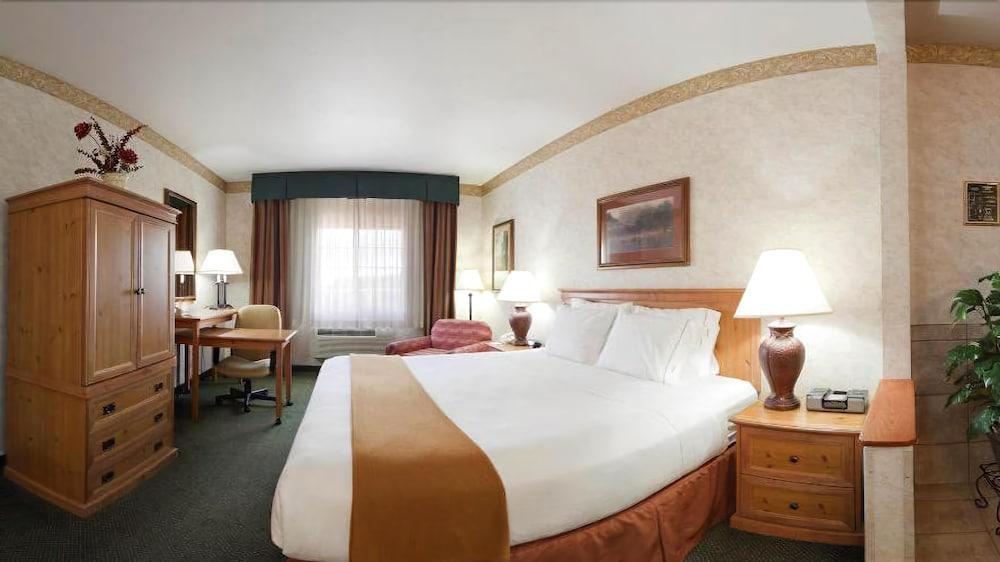 Holiday Inn Express Hotel & Suites Raton By Ihg Exterior photo