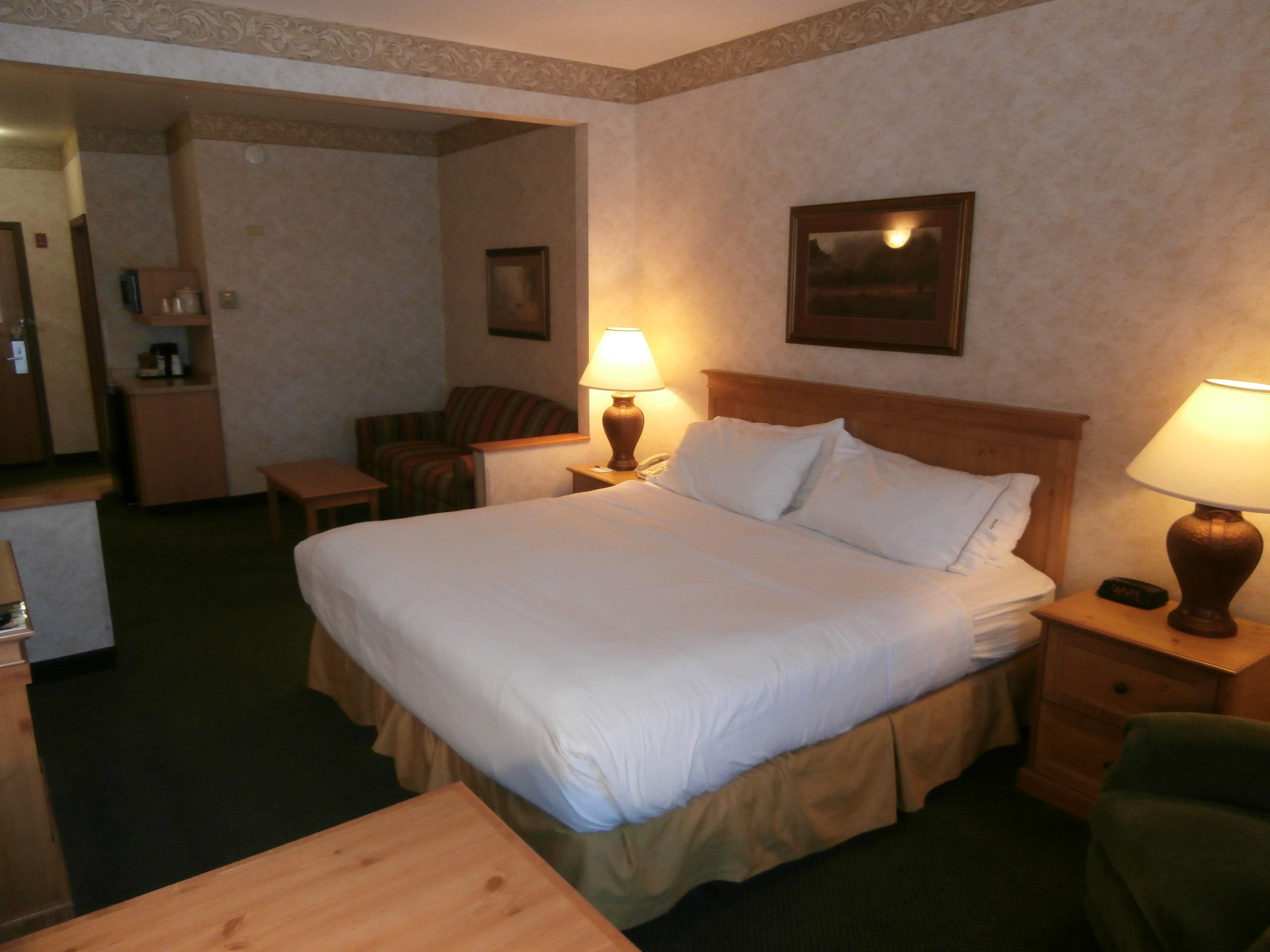 Holiday Inn Express Hotel & Suites Raton By Ihg Exterior photo