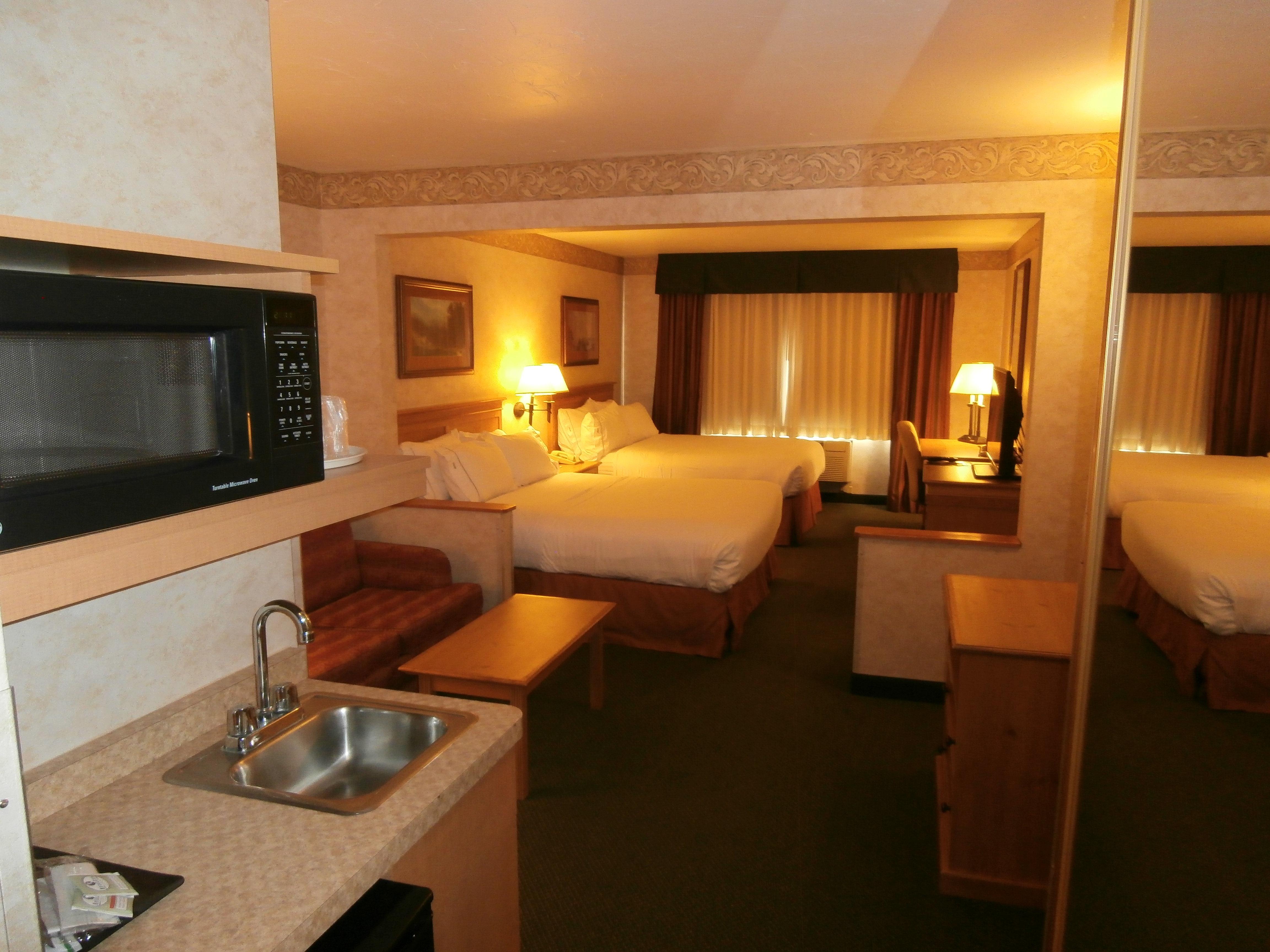 Holiday Inn Express Hotel & Suites Raton By Ihg Exterior photo