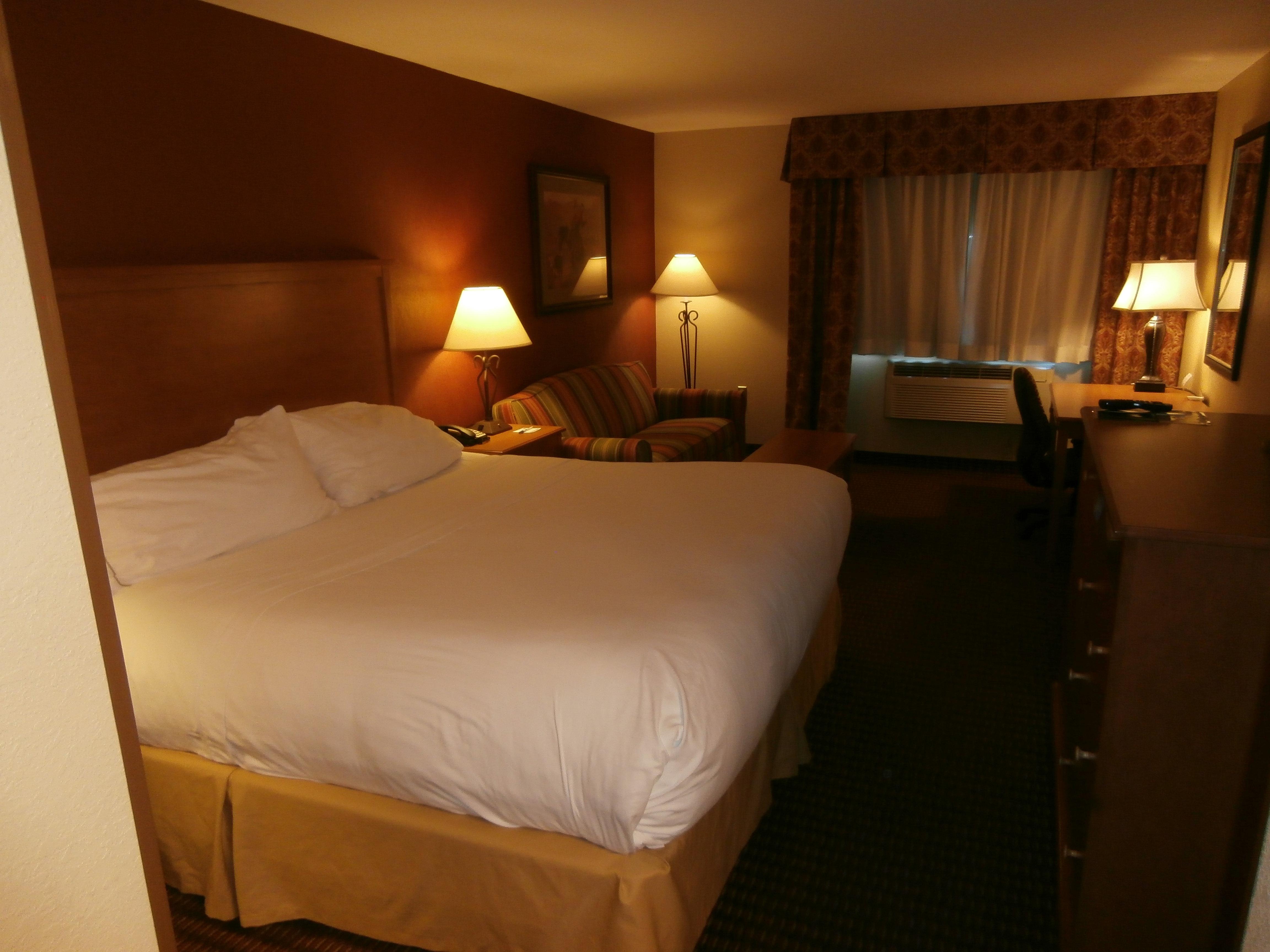 Holiday Inn Express Hotel & Suites Raton By Ihg Exterior photo