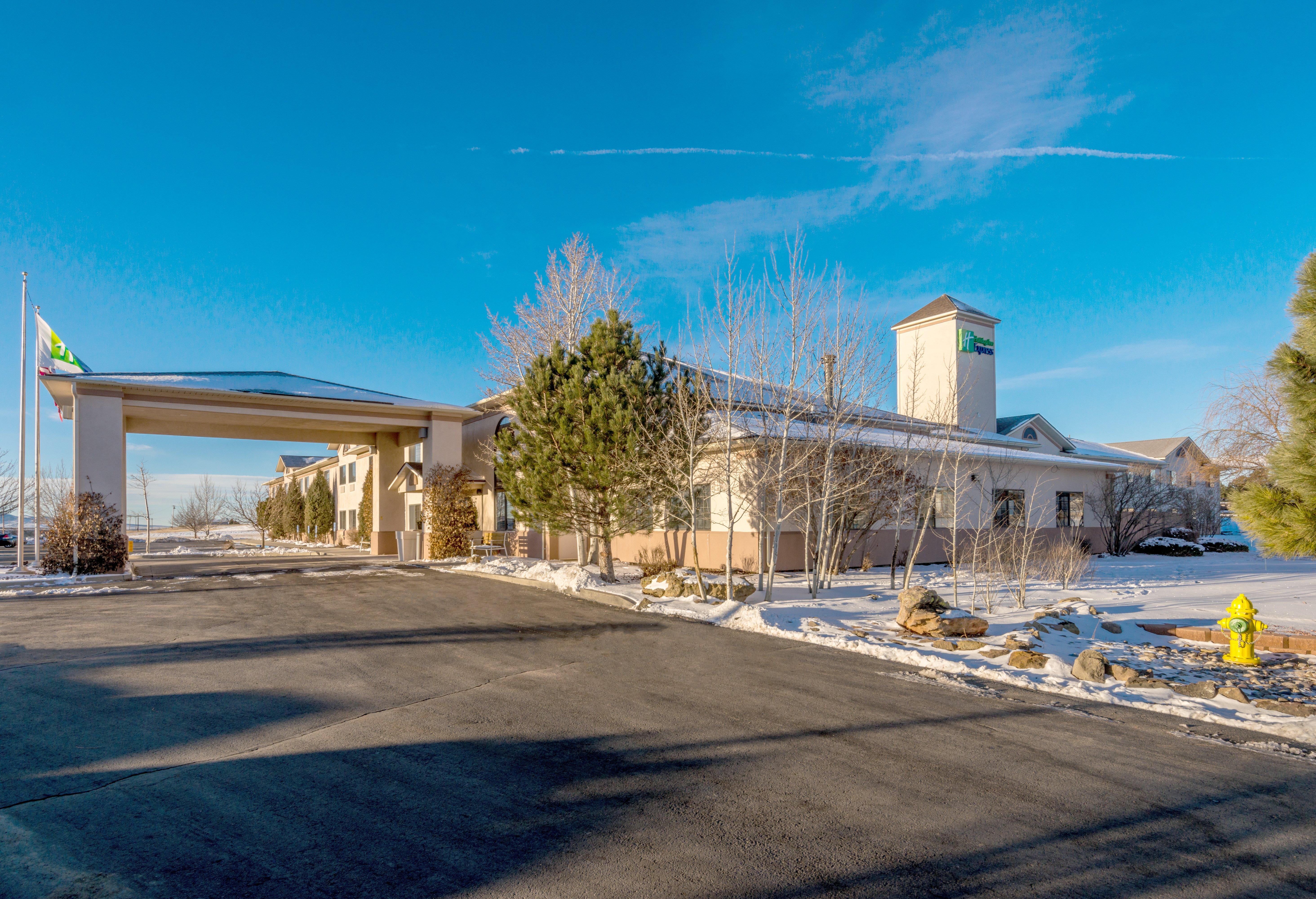 Holiday Inn Express Hotel & Suites Raton By Ihg Exterior photo