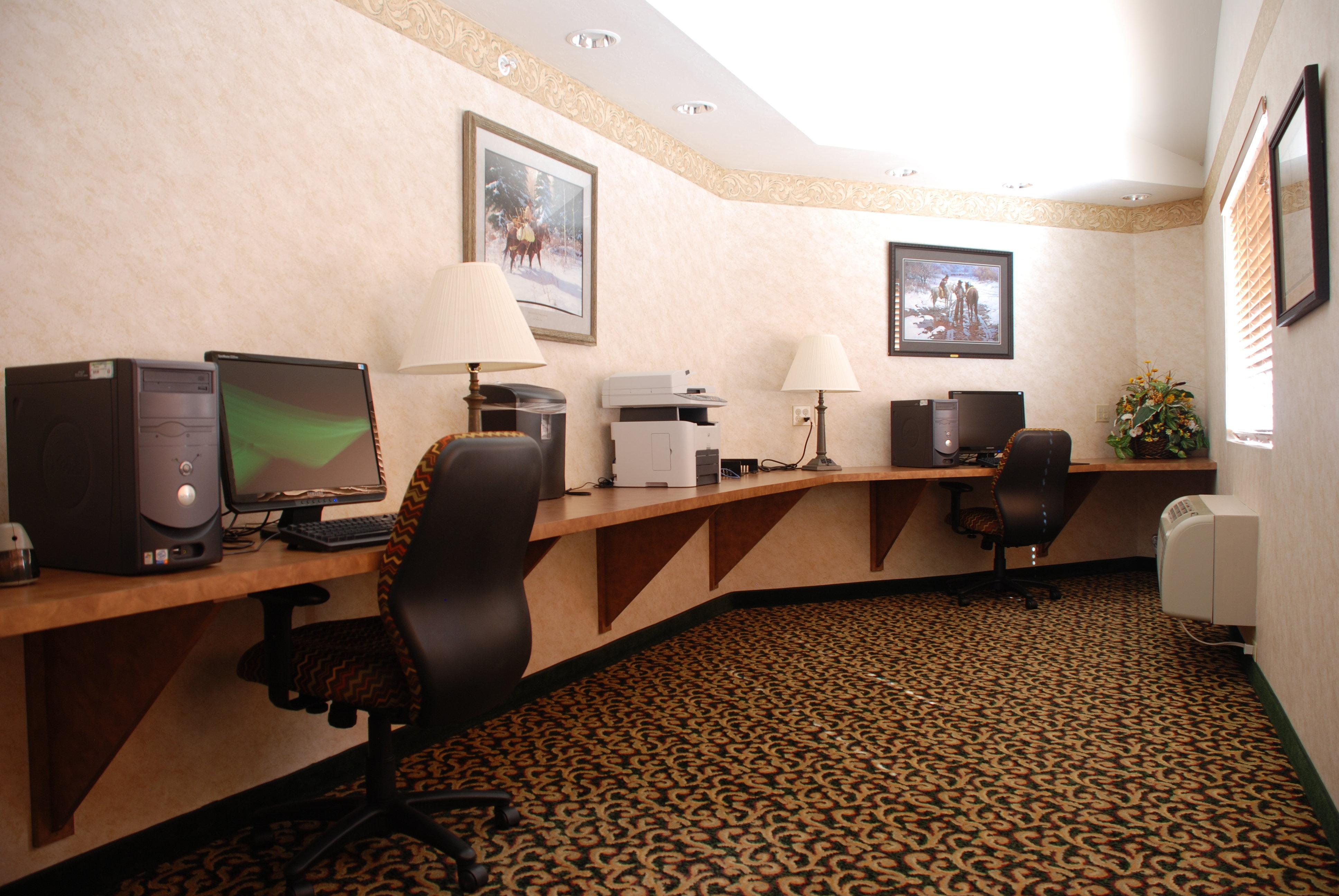 Holiday Inn Express Hotel & Suites Raton By Ihg Exterior photo