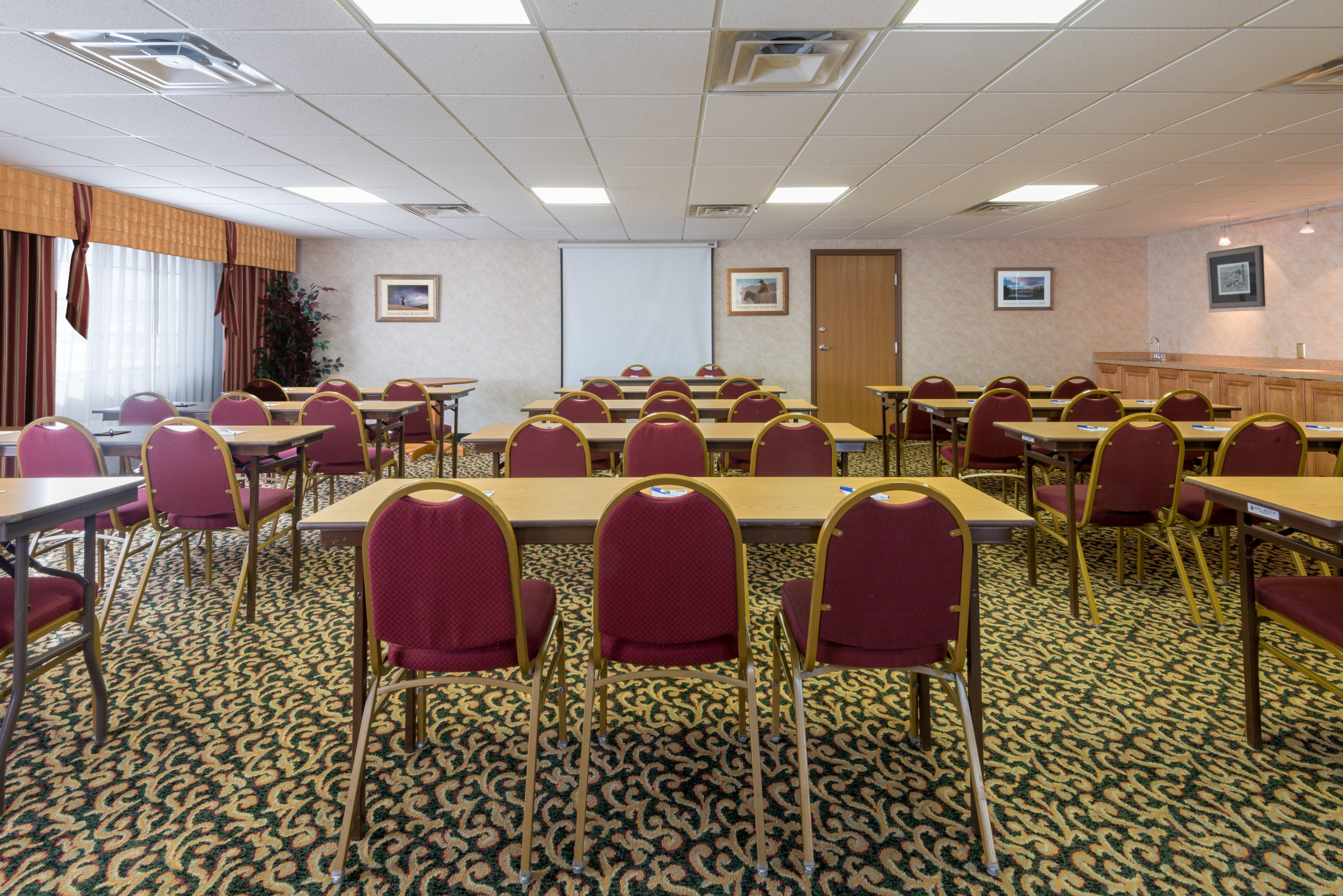 Holiday Inn Express Hotel & Suites Raton By Ihg Exterior photo