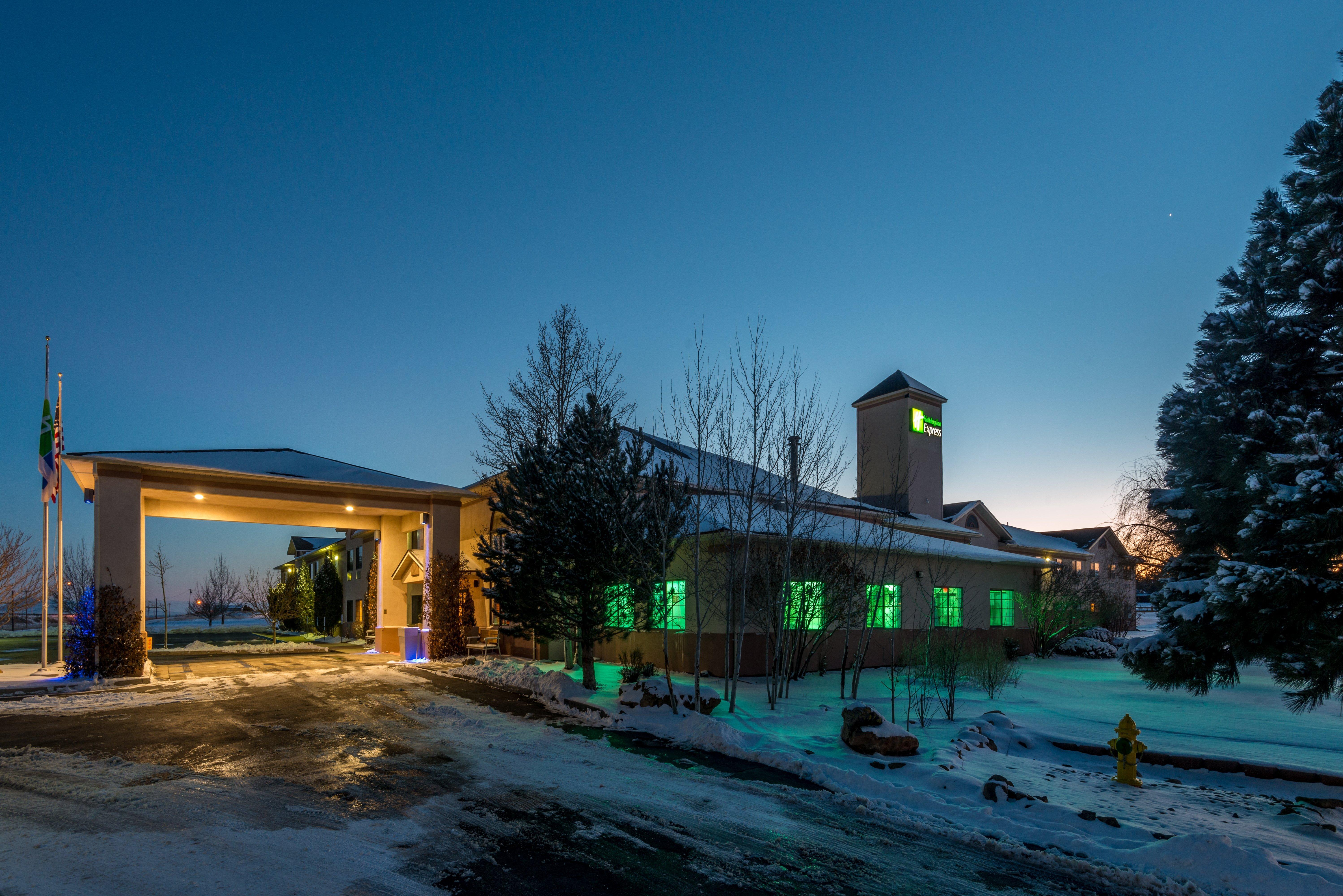 Holiday Inn Express Hotel & Suites Raton By Ihg Exterior photo